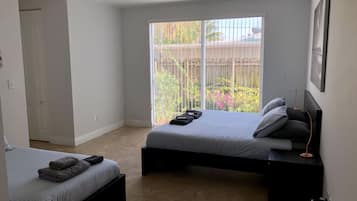 Luxury House, 3 Bedrooms | 1 bedroom, blackout curtains, iron/ironing board, free WiFi