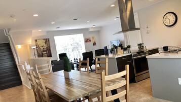 Luxury House, 3 Bedrooms | Private kitchen | Full-size fridge, microwave, oven, stovetop