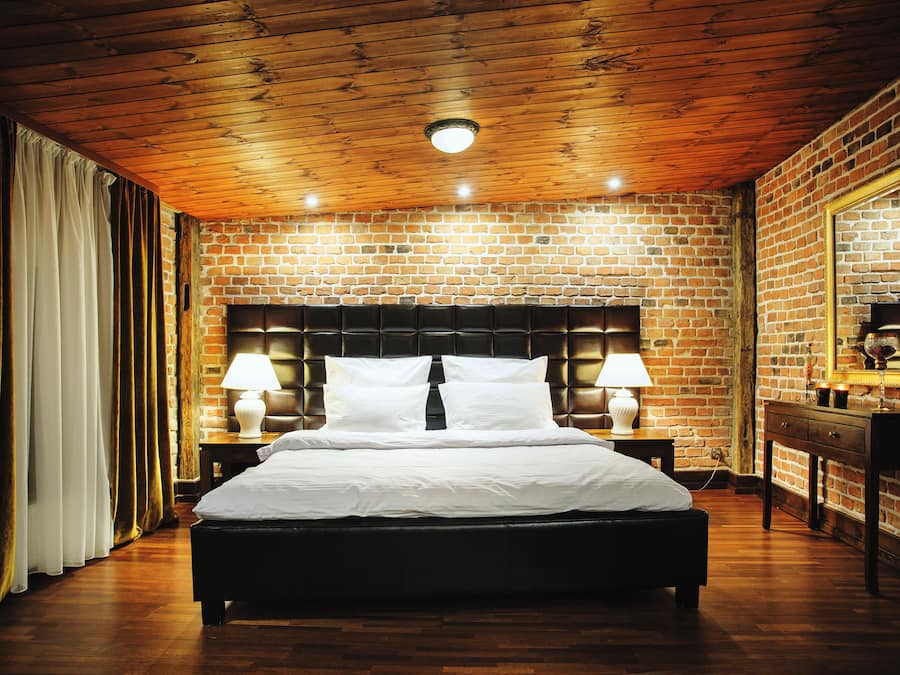 Comfort Apartment | Premium bedding, desk, iron/ironing board, rollaway beds (surcharge)