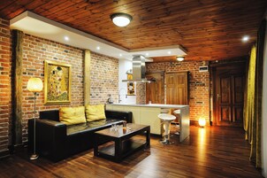 Una televisión de pantalla plana