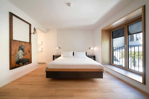 Design Studio, Garden View | Premium bedding, minibar, in-room safe, desk