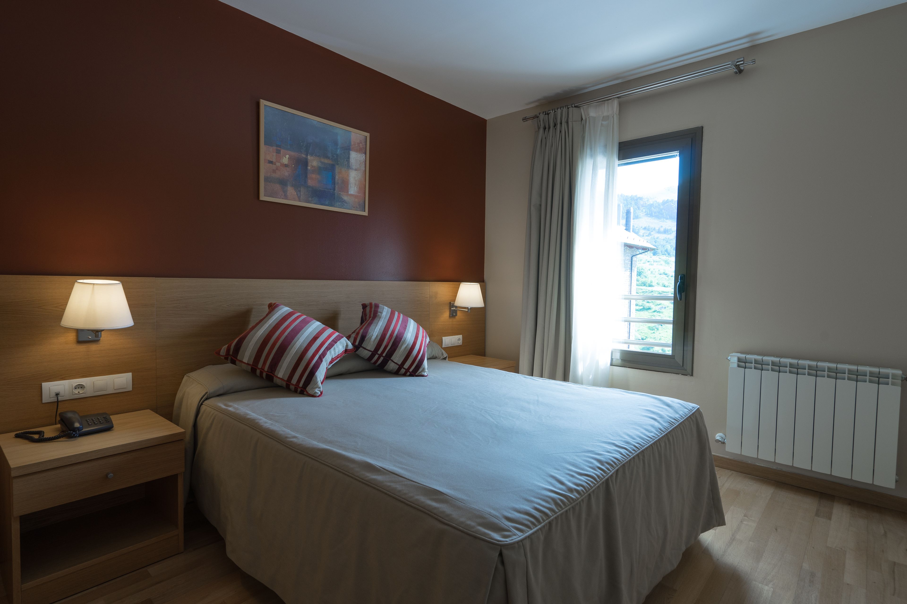 Apartamento, 2 habitaciones | Caja fuerte, escritorio, sistema de insonorización y cunas gratuitas