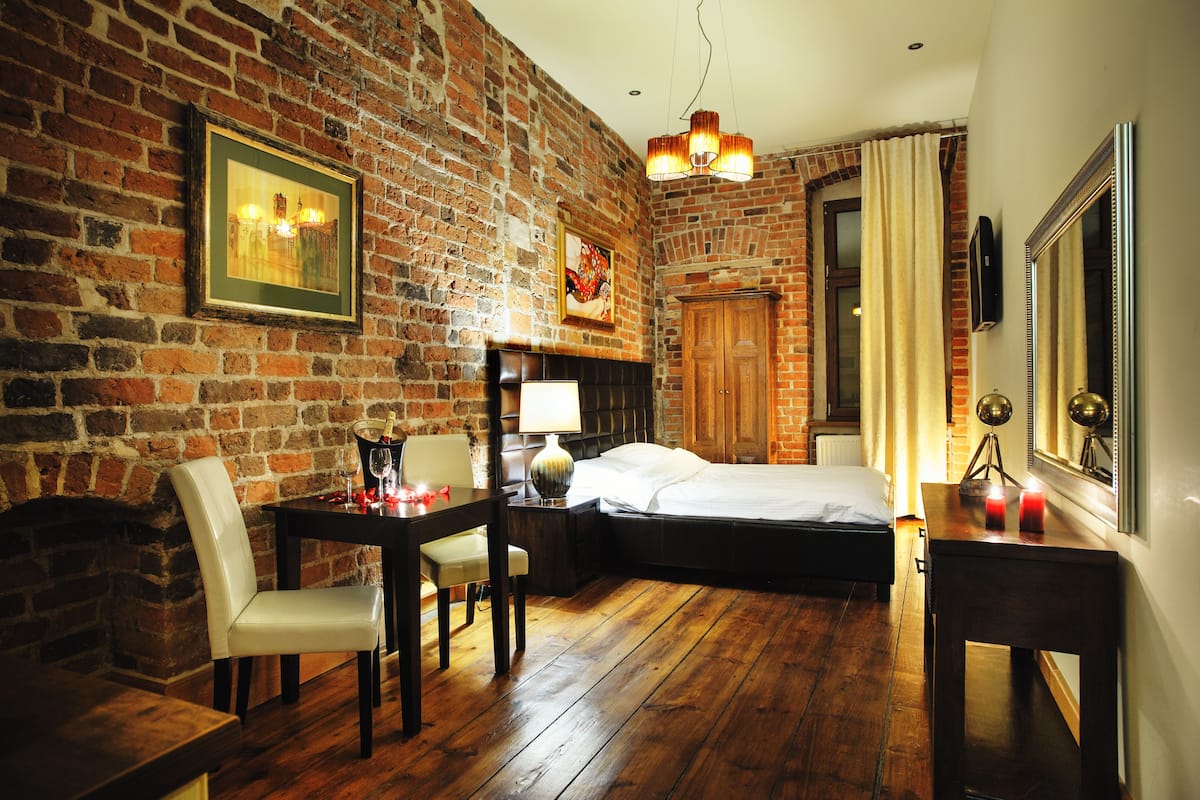 Deluxe Apartment | 1 bedroom, premium bedding, iron/ironing board, free cribs/infant beds