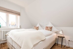 2 Schlafzimmer, Reisekinderbett, WLAN, Bettwäsche