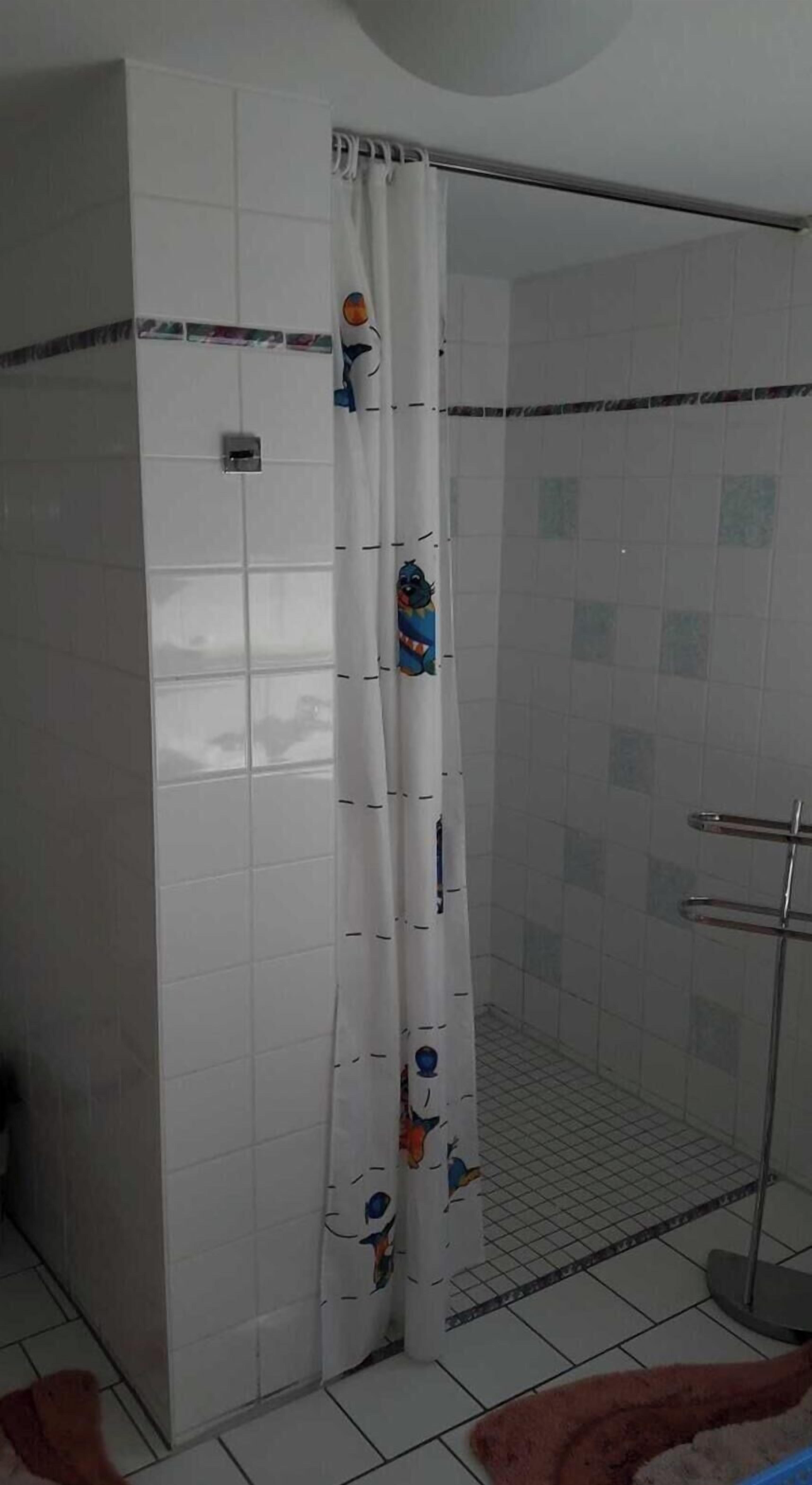Dusche, Seife, Toilettenpapier