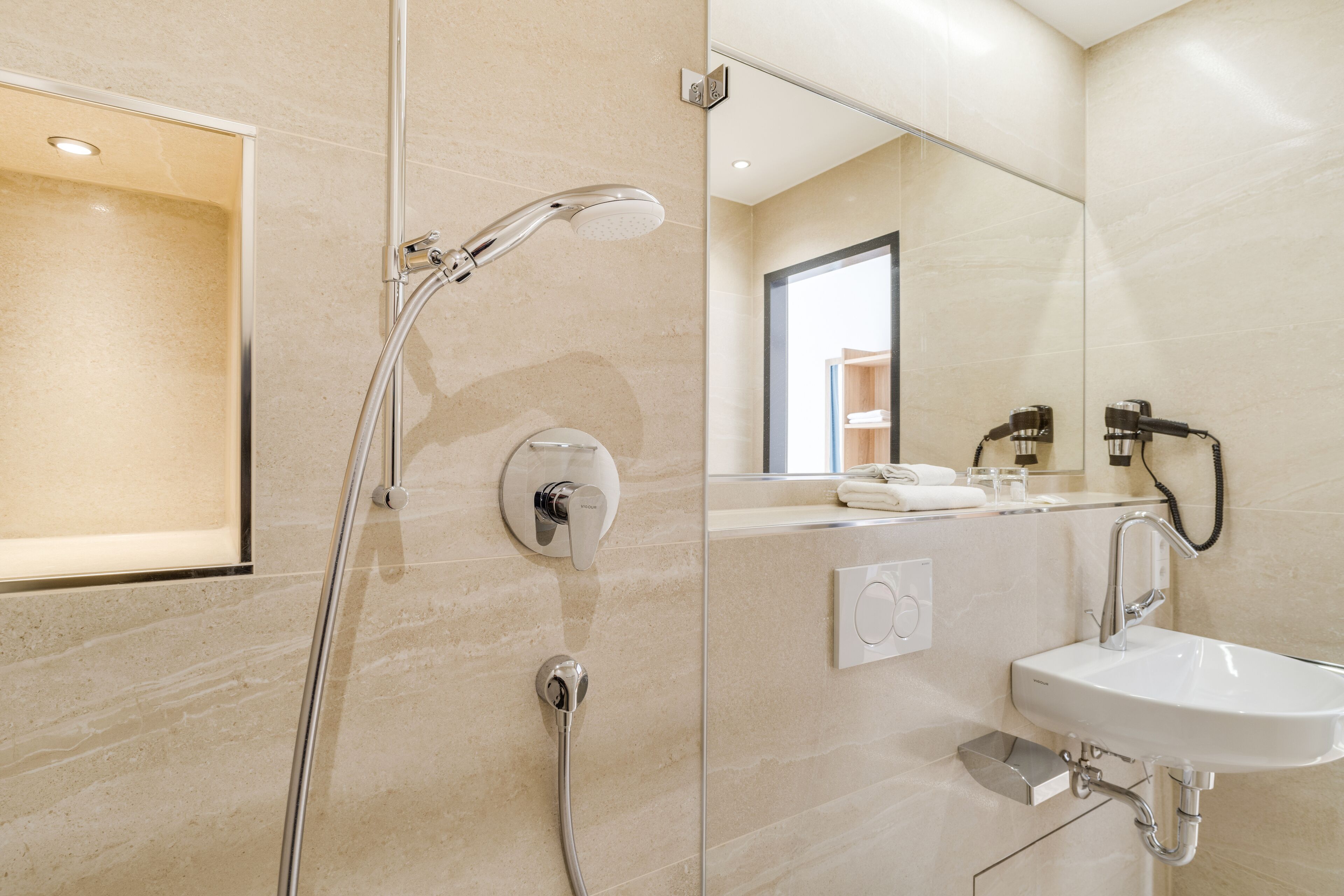 shower, free toiletries, hair dryer, towels