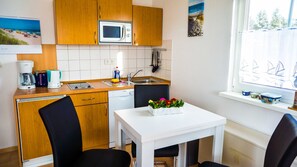 Køleskab, mikrobølgeovn, opvaskemaskine