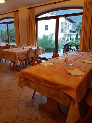 Mittagessen und Abendessen
