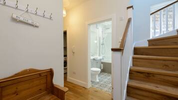 Apartment, Multiple Beds | Interior