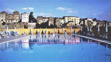 Seasonal outdoor pool