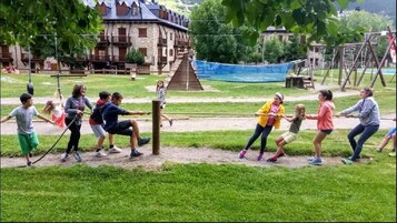 Área de juegos infantiles al aire libre