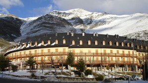 Front of property – evening/night - Apartamentos La Solana (La Vall de Boi)
