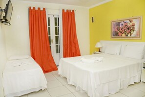 Suite | Blackout drapes, free WiFi, bed sheets, wheelchair access