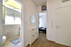 Appartement, balcon | Salle de bain