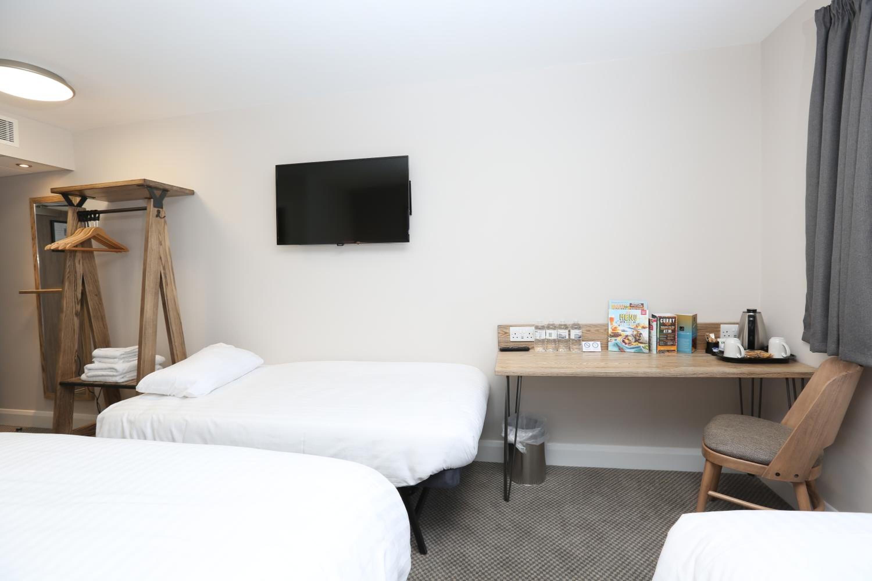 family room | desk, iron/ironing board, free wifi, bed sheets