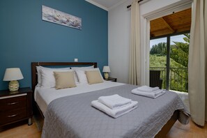 4 bedrooms, iron/ironing board, free WiFi, bed sheets - Ruvelis Villa (Zakynthos)