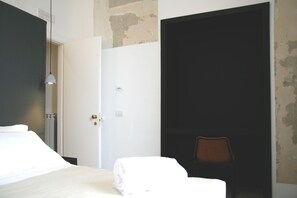 Classic Room, 1 Queen Bed, Ensuite, Tower | Individually furnished, desk, blackout drapes, soundproofing - The Station Napoli (Naples)