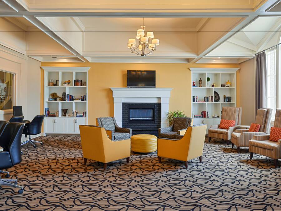 Lobby lounge