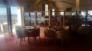 Bar (on property) - Mountain View 1 (Talybont)