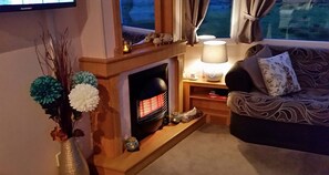Mountain View 1 Caravan | Living area - Mountain View 1 (Talybont)