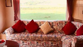 Mountain View 2 Caravan | Microwave