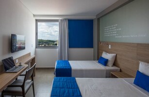 Ropa de cama de alta calidad y minibar 