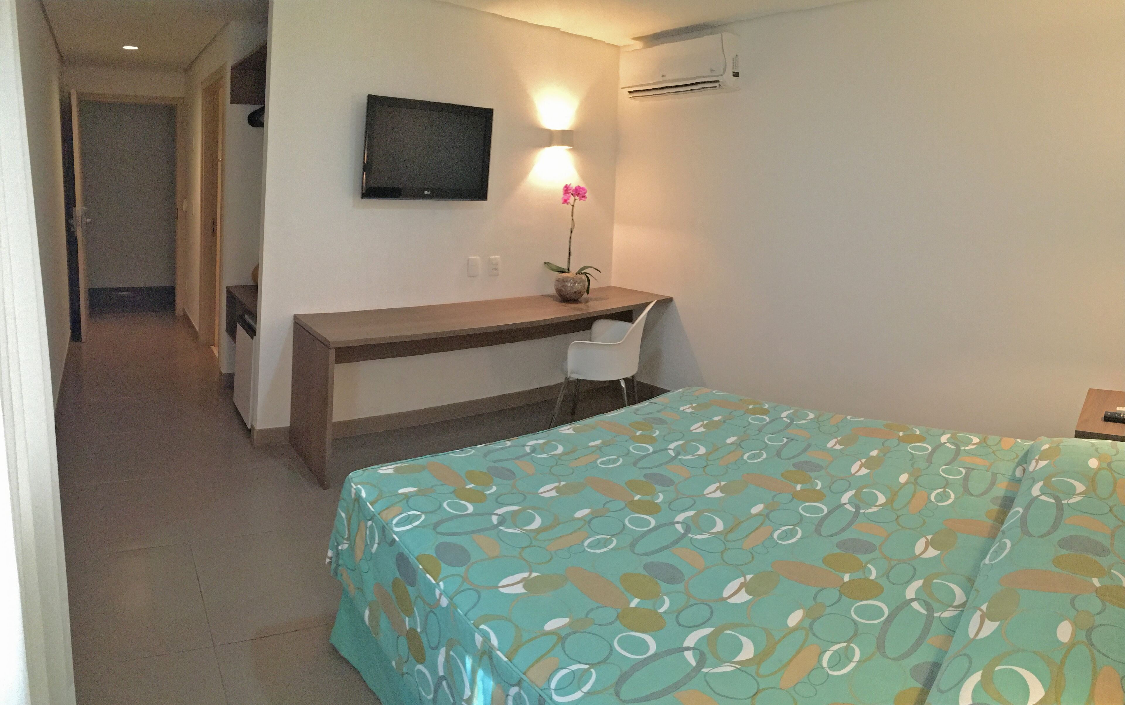 Kamar Double Deluks, akses difabel | Seprai premium, minibar, brankas, dan didekorasi berbeda-beda