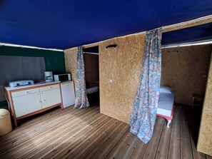 Bungalow | Living area - Camping Les Chenes Clairs (Condat)