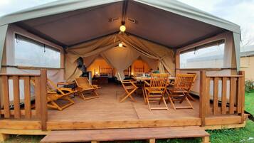 Tente Safari Lodge | 2 Schlafzimmer, individuell dekoriert, individuell eingerichtet