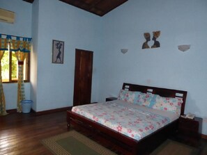 Double Room (Mary Seacole - Private Bathroom) - Almond Tree Guest House (Elmina)