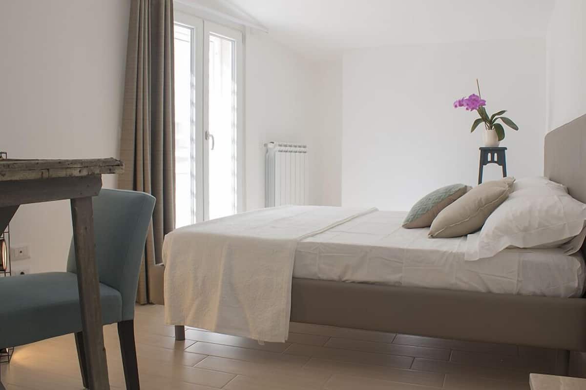 Doppia Deluxe, terrazzo | Con stile personalizzato, con arredamento individuale, una scrivania
