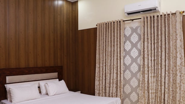 Unclassified image, 1 of 22, button - Marriodd Hotel (Lahore)