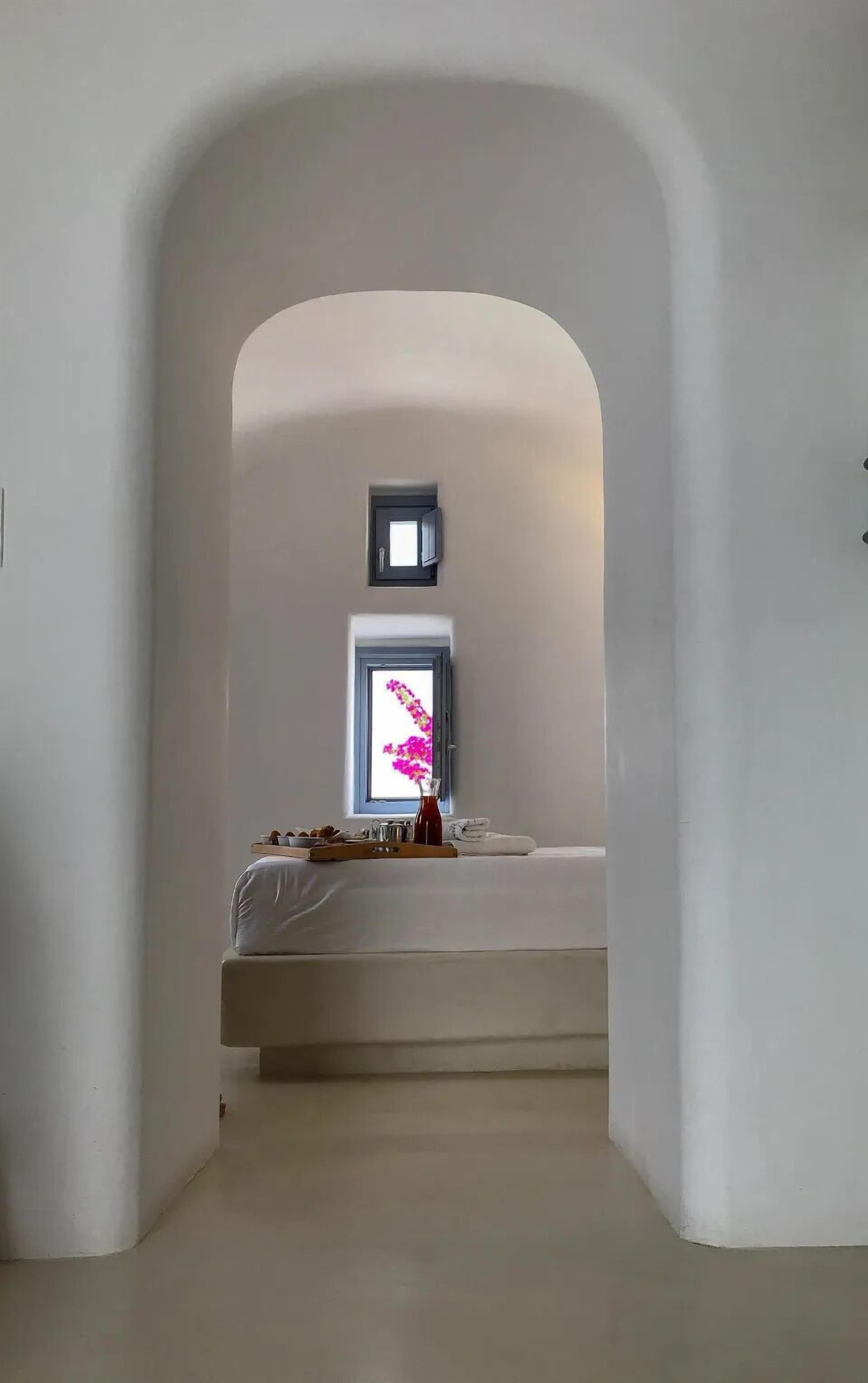 Superior Villa with Hot Tub (Ground Floor, view to the sharing pool) | 高档床上用品、加厚床垫、客房内保险箱、特色装修