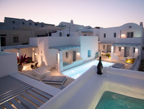Deluxe Villa with Private Hot Tub, Split-level | Outdoor pool