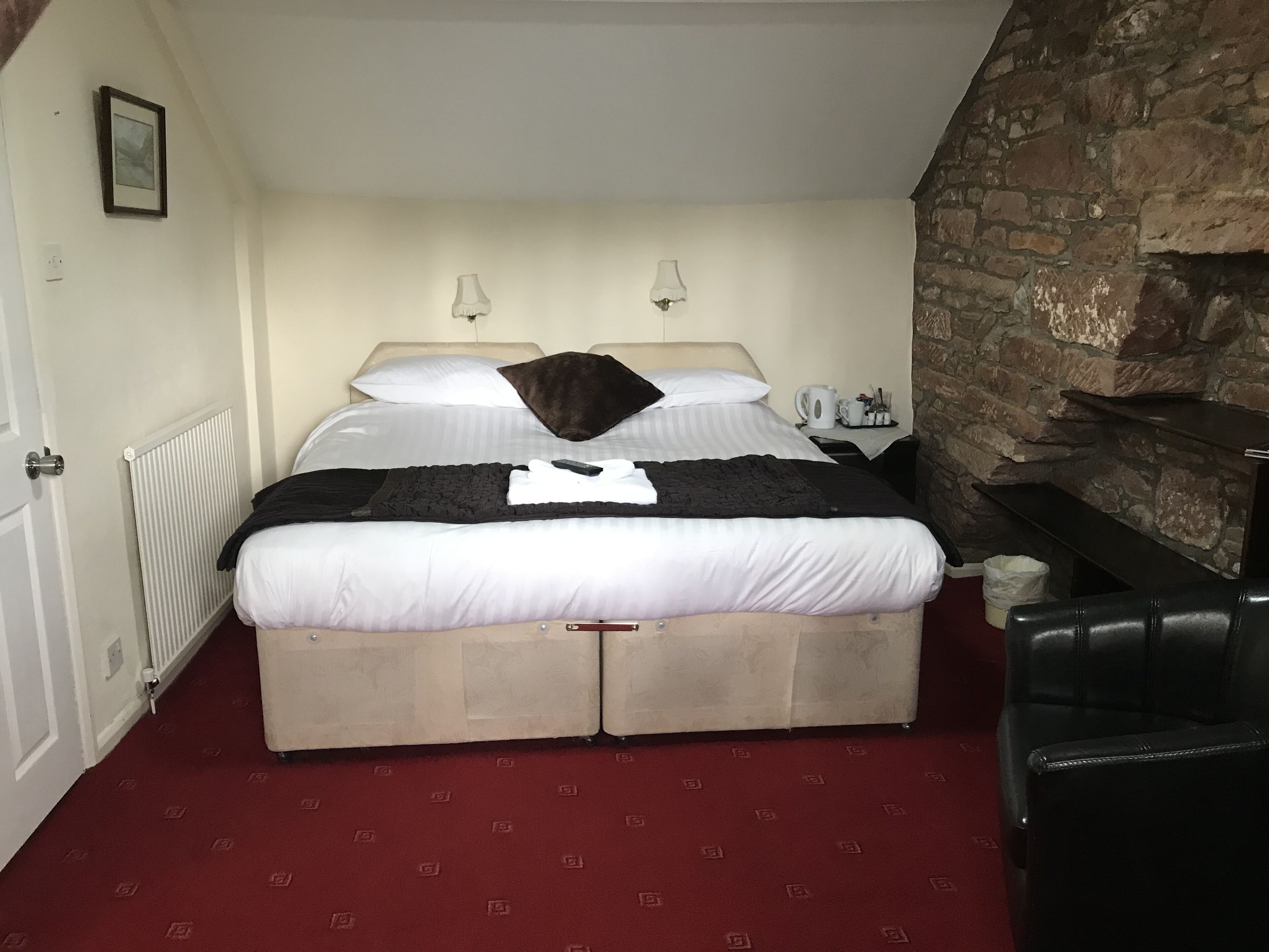 basic double room, ensuite, garden view