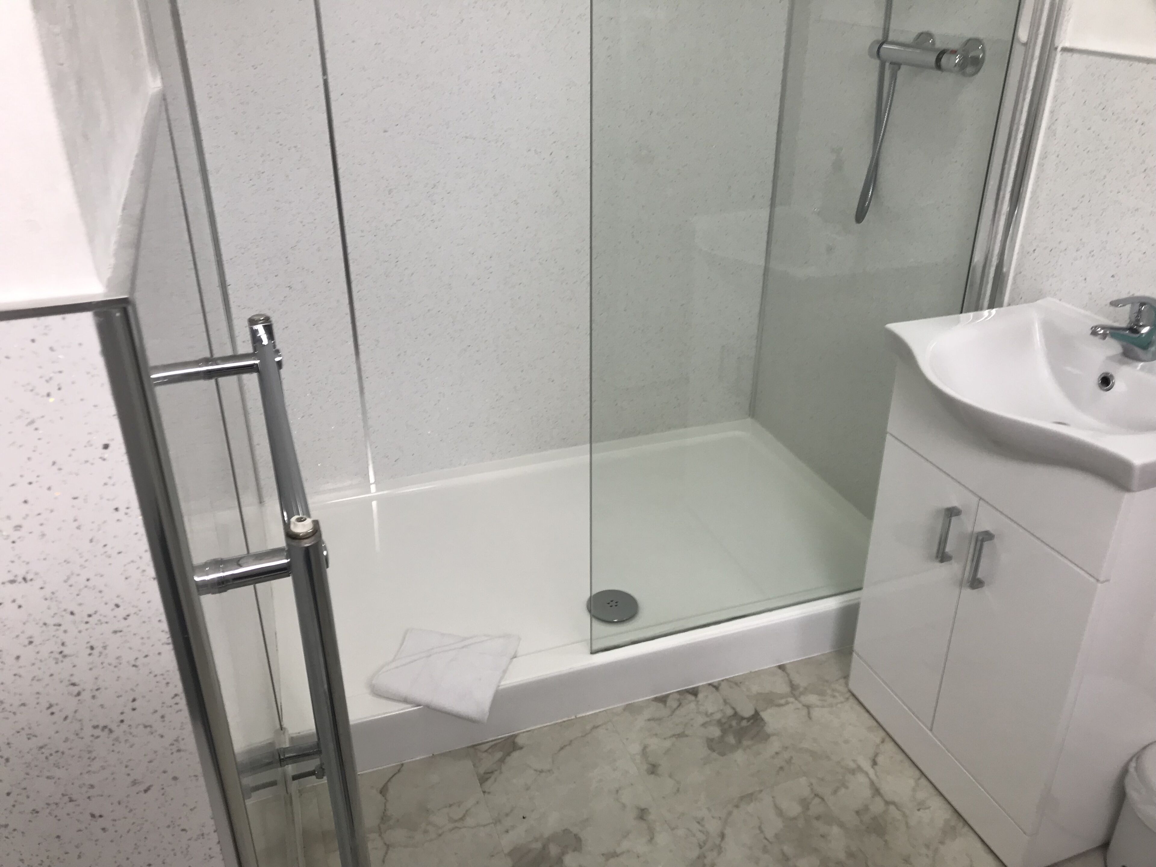 premium suite, ensuite, river view | bathroom