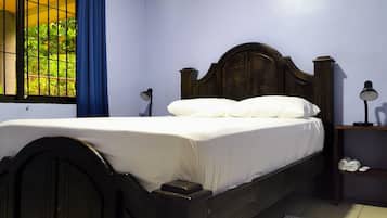 3 bedrooms, blackout curtains, soundproofing, free WiFi