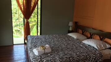 Blackout curtains, soundproofing, free WiFi, bed sheets