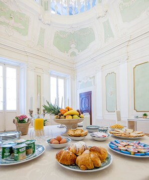 Desayuno buffet incluido todos los días