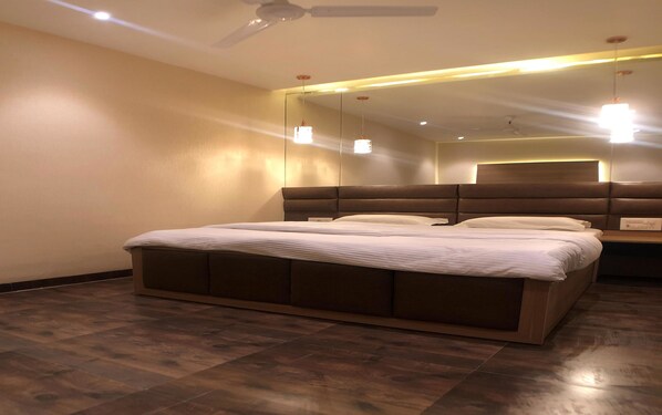 ملاءات من القطن المصري وأغطية فراش متميزة ومكتب وواي فاي مجانًا