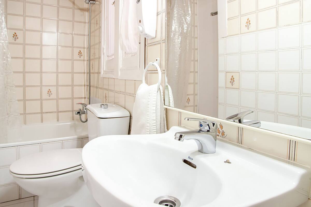 Doppelzimmer | Badezimmer | Haartrockner, Handtücher
