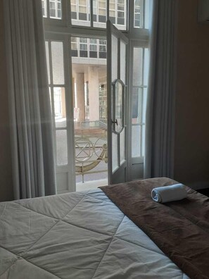 Comfort Room | Balcony - Hotel Praça da Matriz (Porto Alegre)