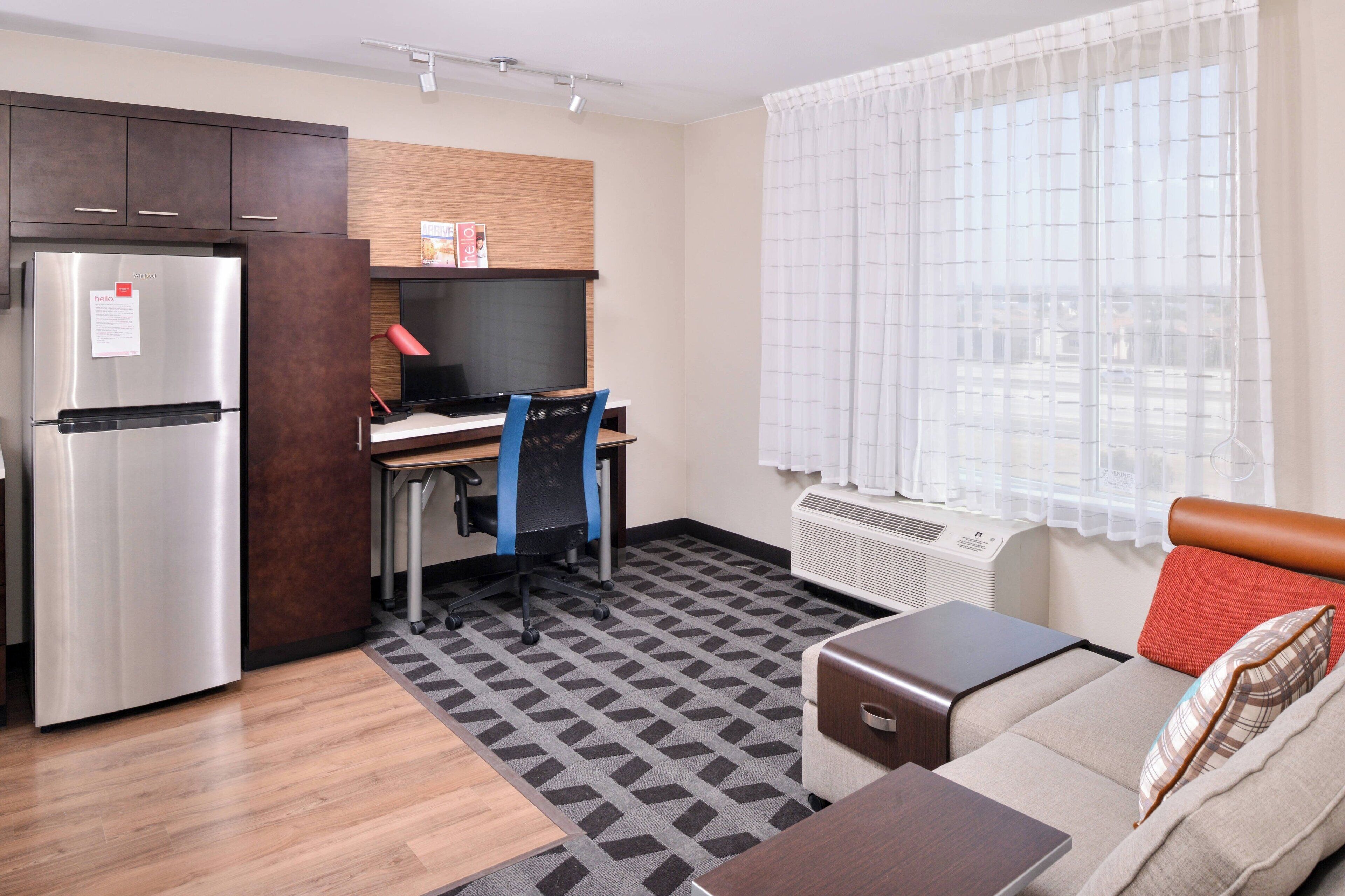 Suite, 1 Schlafzimmer | Wohnbereich | 47-Zoll-Smart-TV mit Digitalempfang, Fernseher, Netflix