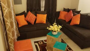 32-inch Smart TV with digital channels, TV, Netflix