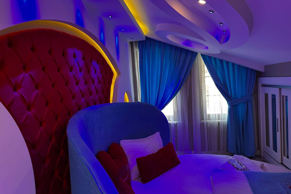 Honeymoon Room, Jetted Tub