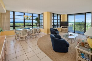TV - Panaromic Gulf views from the front wrap balcony (Marco Island)