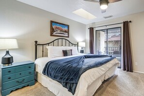 2 bedrooms, desk, iron/ironing board, travel cot - Mtn Views + Hot Tub Access: Sedona Golf Retreat! (Sedona)