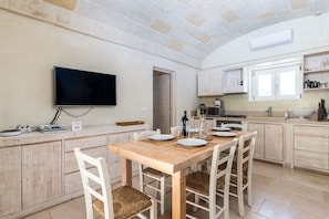 Dining - Villa in Ostuni with 3 bedrooms sleeps 6 (Ostuni)