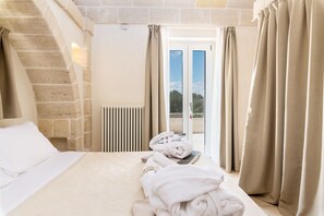 3 bedrooms, iron/ironing board, travel cot, free WiFi