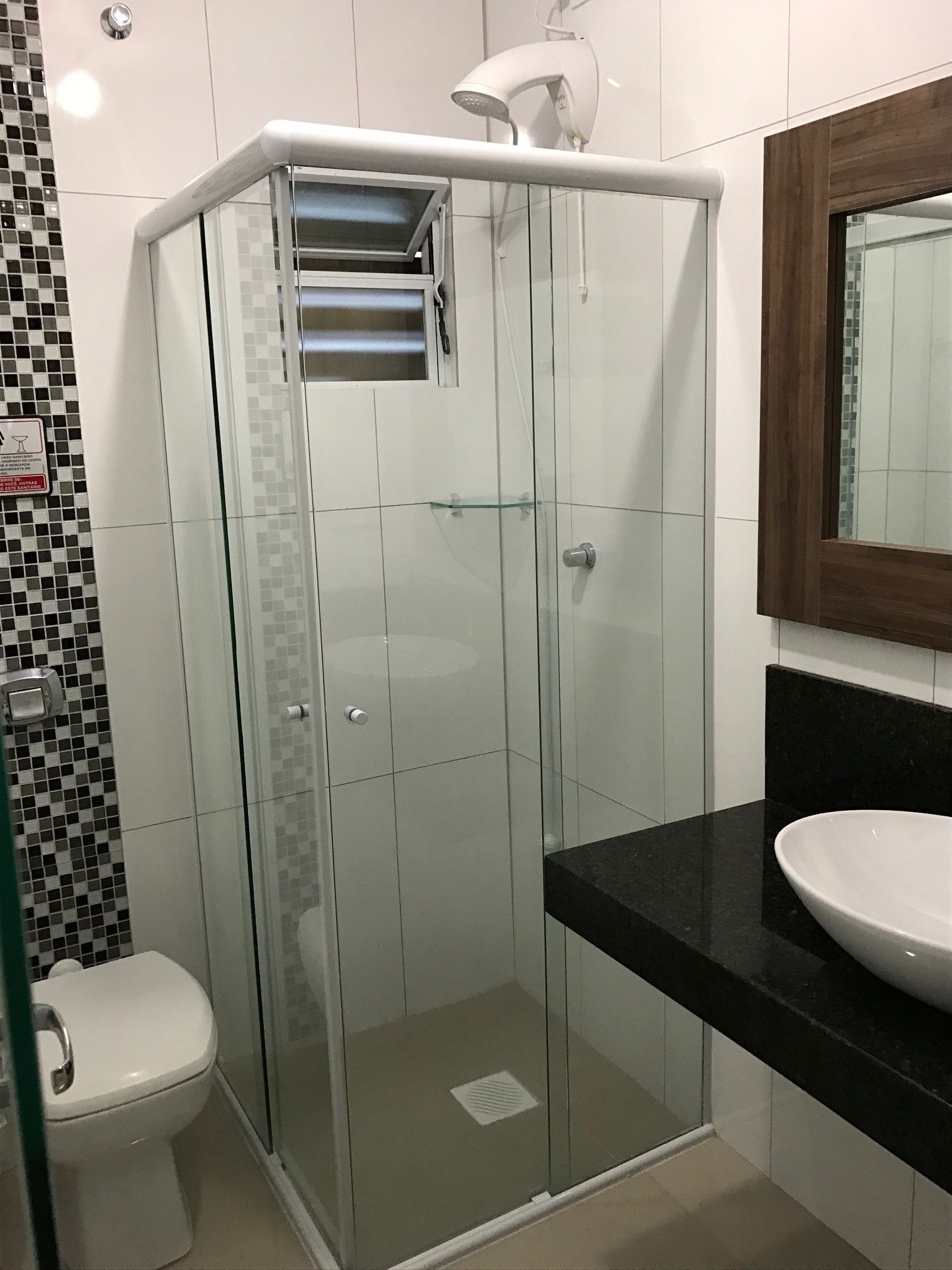 Family Apartment, Multiple Beds, Non Smoking | Bathroom | Shower, rainfall showerhead, hair dryer, towels